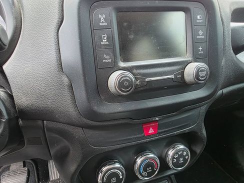 Used 2017 Jeep Renegade Sport FWD image 9