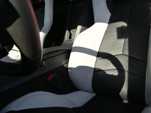 Used 2023 Chevrolet Corvette Z06 image 18