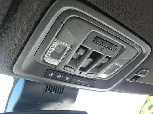 Used 2023 GMC Sierra 1500 SLT w/ SLT Premium Plus Package image 28