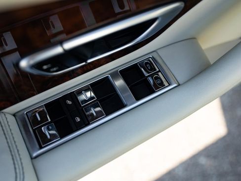 Used 2017 Bentley Continental GT image 31