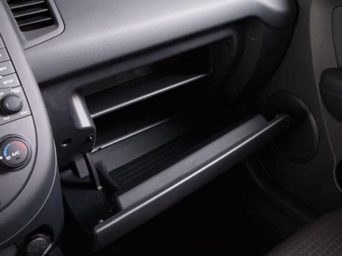 Used 2013 Kia Soul + w/ Audio Pkg FWD image 9