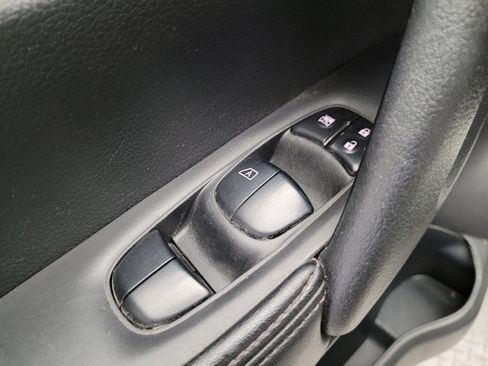 Used 2018 Nissan Rogue SV w/ Sun & Sound Touring Package AWD/4WD image 27