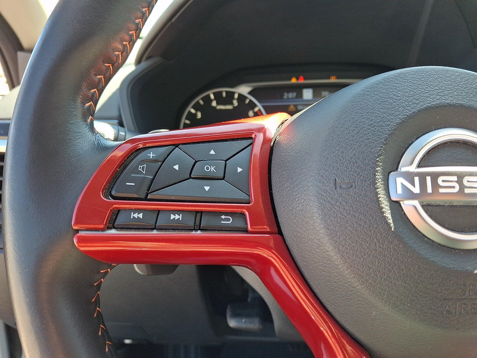 Used 2023 Nissan Altima 2.0 SR FWD image 22
