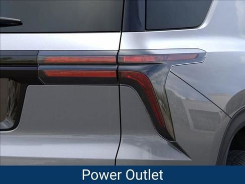 New 2026 Chevrolet Traverse LT w/ Driver Confidence Package image 12