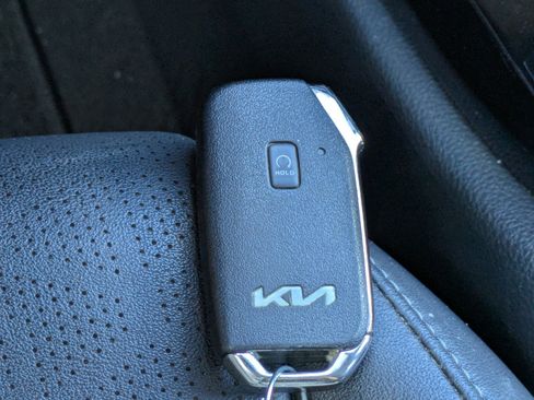 Certified 2024 Kia Seltos EX FWD image 24