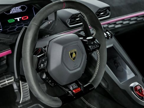 Used 2022 Lamborghini Huracan STO image 30