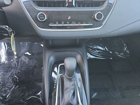 Used 2022 Toyota Corolla LE image 30