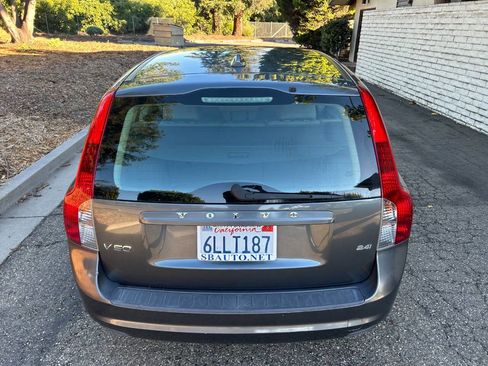 Used 2010 Volvo V50 2.4i image 16