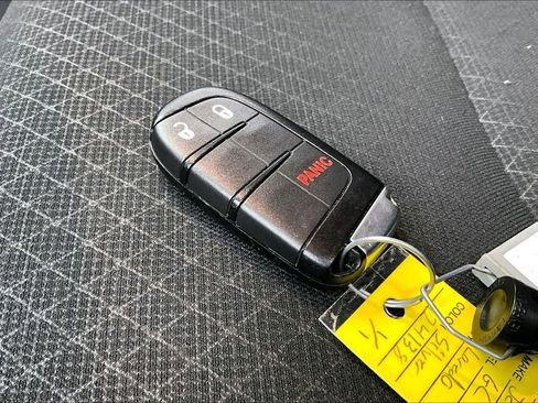 Used 2018 Jeep Grand Cherokee Laredo image 11