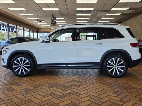 Used 2020 Mercedes-Benz GLB 250 4MATIC w/ Premium Package image 5