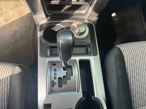 Used 2018 Toyota 4Runner SR5 AWD/4WD image 23