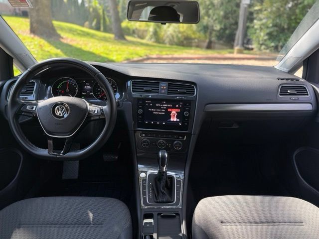 Used 2019 Volkswagen e-Golf SE FWD image 17