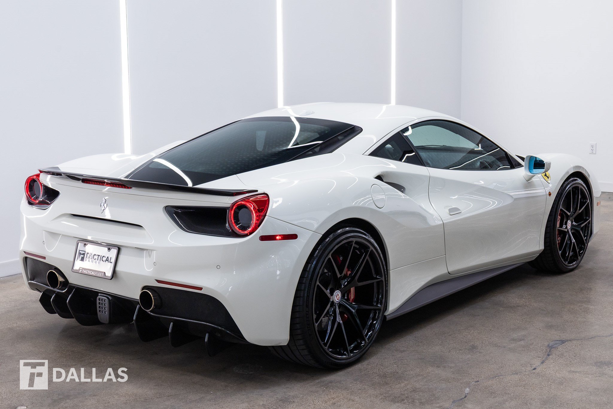 Used 2017 Ferrari 488 GTB RWD image 16