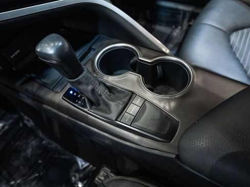 Used 2022 Toyota Camry SE image 23