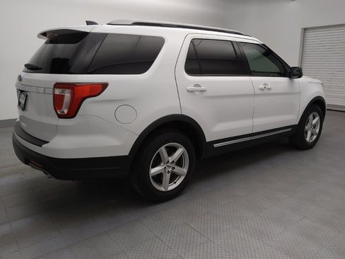 Used 2018 Ford Explorer XLT image 10
