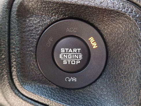 Used 2024 Jeep Wrangler Unlimited w/ Convenience Group AWD/4WD image 21