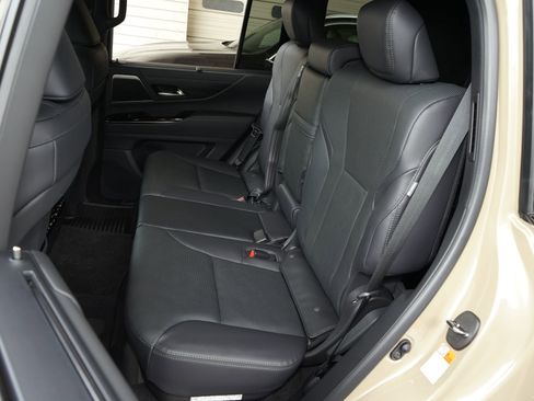 Used 2026 Lexus LX 700h Overtrail AWD/4WD image 24