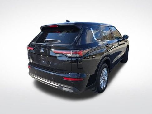 New 2025 Mitsubishi Outlander ES image 5