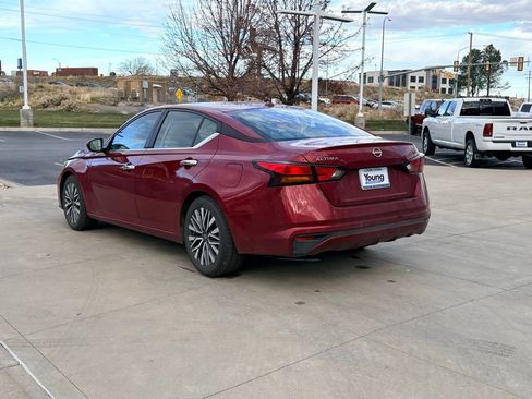 Used 2024 Nissan Altima 2.5 SV image 10