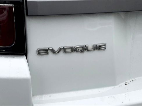 Used 2018 Land Rover Range Rover Evoque SE image 8