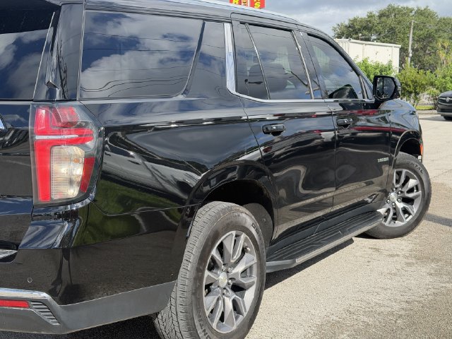 Used 2022 Chevrolet Tahoe LT w/ Luxury Package AWD/4WD image 7