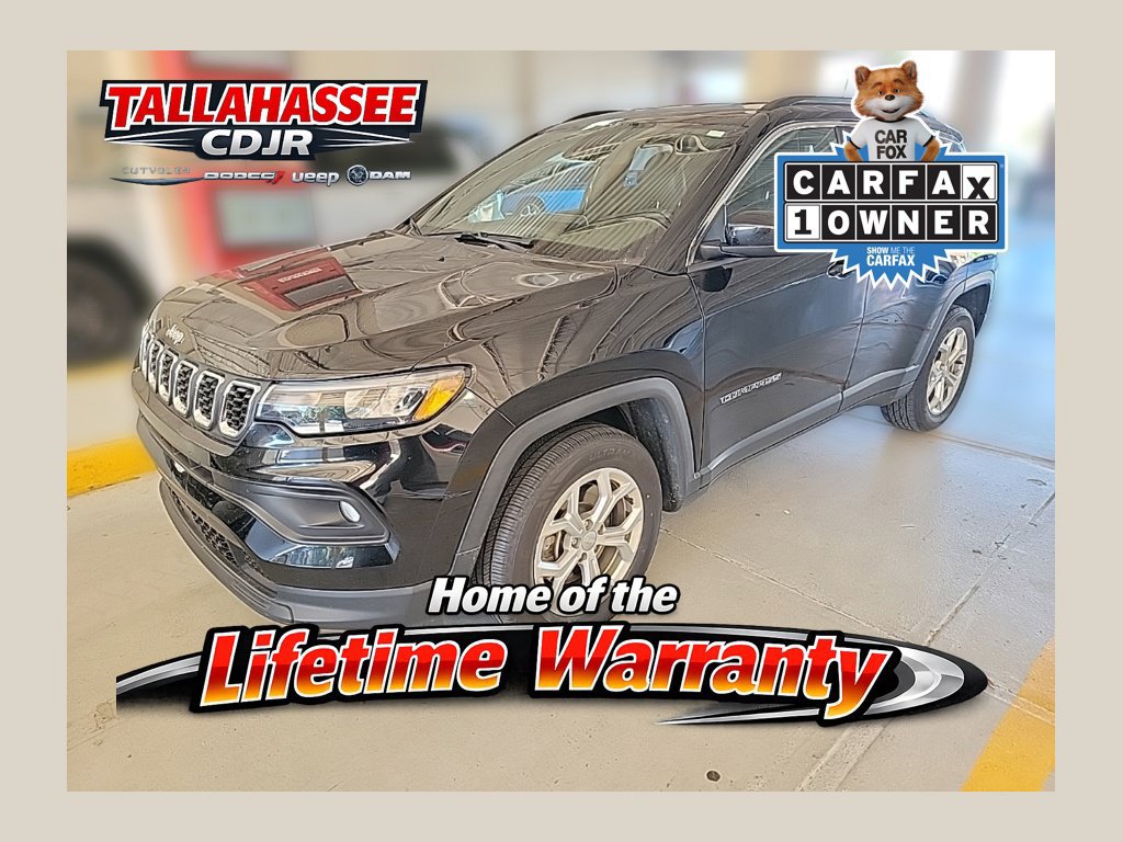 Used 2024 Jeep Compass Latitude AWD/4WD image 1