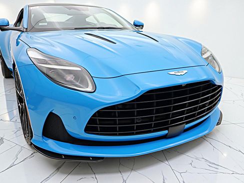 Used 2024 Aston Martin DB12 Coupe RWD image 24