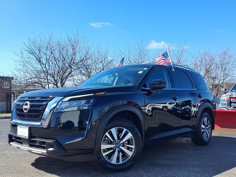 Certified 2024 Nissan Pathfinder SL image 3