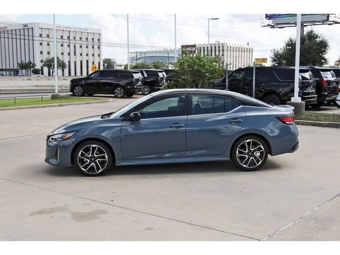 Used 2024 Nissan Sentra SR w/ SR Premium Package FWD image 4