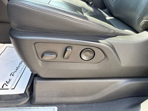 Certified 2022 Chevrolet Silverado 1500 RST w/ Convenience Package II AWD/4WD image 17