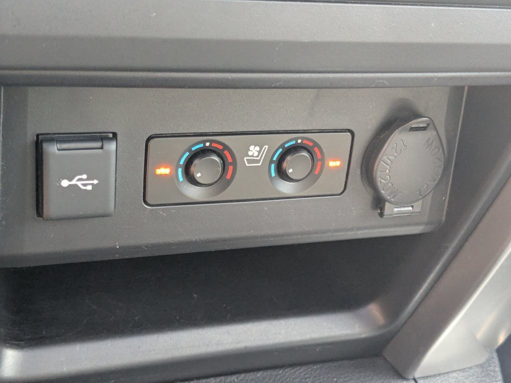 Used 2023 Toyota 4Runner Limited AWD/4WD image 9