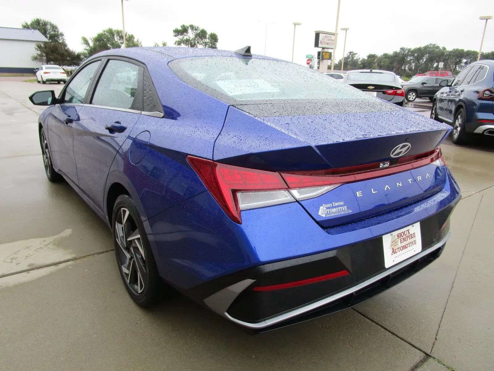 Used 2025 Hyundai Elantra SEL FWD image 7