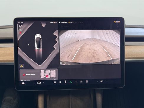 Used 2023 Tesla Model 3 Standard Range image 19