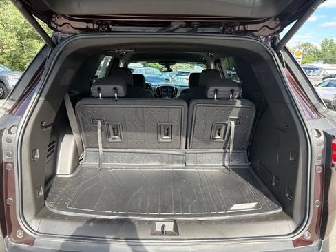 Used 2023 Chevrolet Traverse LT FWD image 15