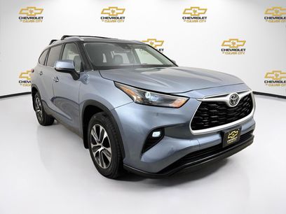 Used 2023 Toyota Highlander XLE