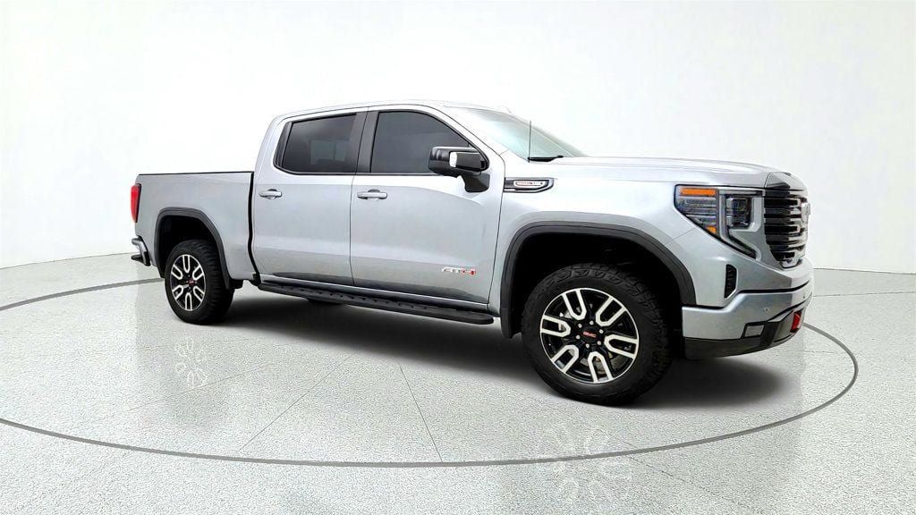 Used 2024 GMC Sierra 1500 AT4 w/ Technology Package AWD/4WD image 3