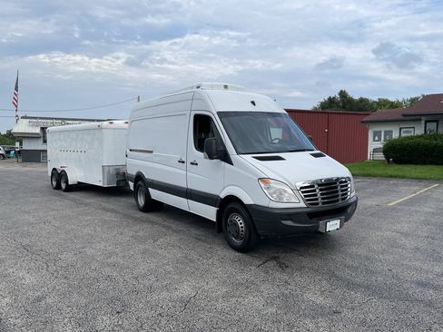 Used 2013 Freightliner Sprinter 3500 RWD image 5