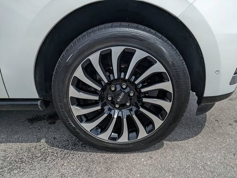 Used 2024 Lincoln Navigator Black Label AWD/4WD image 11