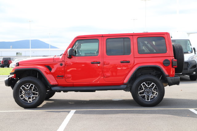 Used 2021 Jeep Wrangler Unlimited Sahara AWD/4WD image 2