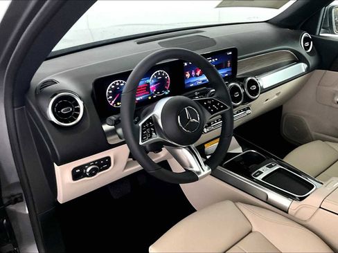 New 2026 Mercedes-Benz GLB 250 4MATIC image 10
