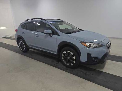 Used 2022 Subaru Crosstrek 2.0i Premium w/ Moonroof Package image 3