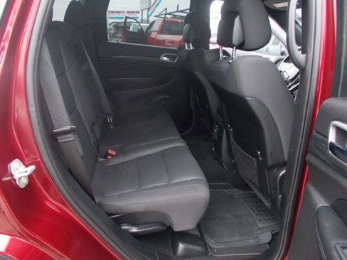 Used 2019 Jeep Grand Cherokee Laredo image 8