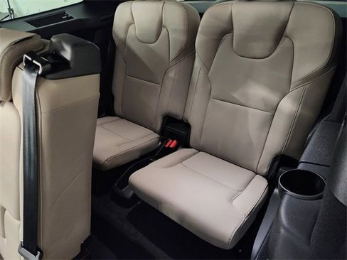 New 2026 Volvo XC90 B6 Plus w/ Protection Package Premier image 32