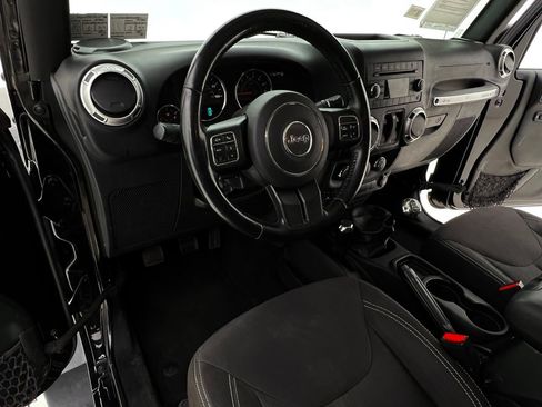 Used 2017 Jeep Wrangler Sahara w/ Connectivity Group image 21