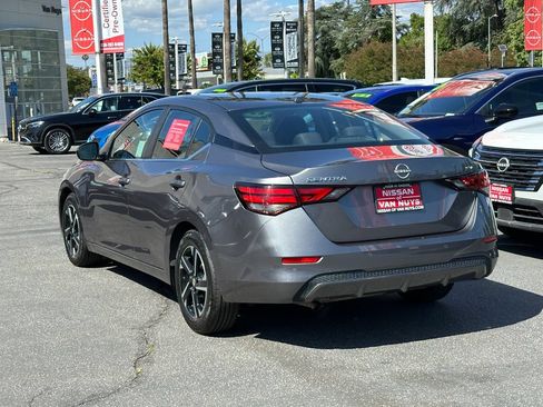 Used 2024 Nissan Sentra SV FWD image 4