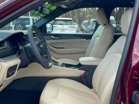 Used 2024 Jeep Grand Cherokee Limited w/ Trailer Tow Package image 15