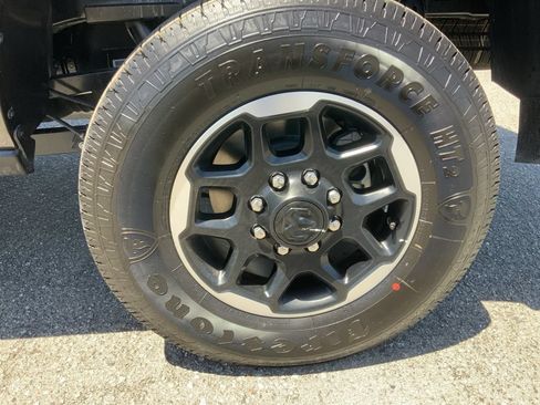 New 2025 RAM 2500 Laramie AWD/4WD image 13