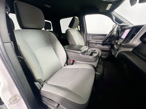 Used 2024 RAM 3500 Big Horn image 31