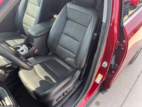 Used 2022 Chevrolet Equinox Premier AWD/4WD image 12