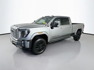 Used 2024 GMC Sierra 2500 Denali w/ Denali Reserve Package AWD/4WD video 3
